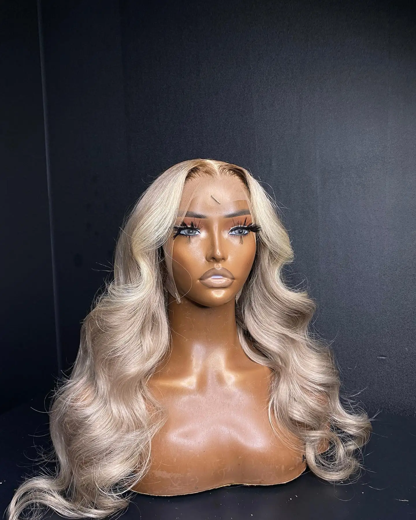 

PrePlucked Glueless Wig Body Wave Synthetic Lace Front wig Soft Honey Blonde For Women Cosplay Natural Density