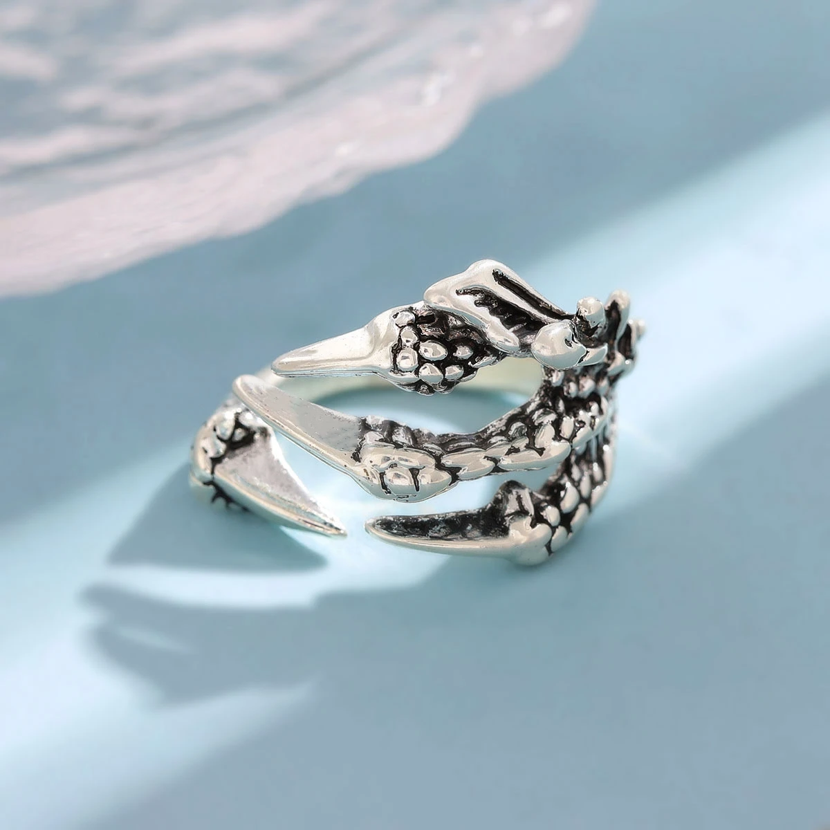 New Retro Creative Dragon Claw Silver Ring