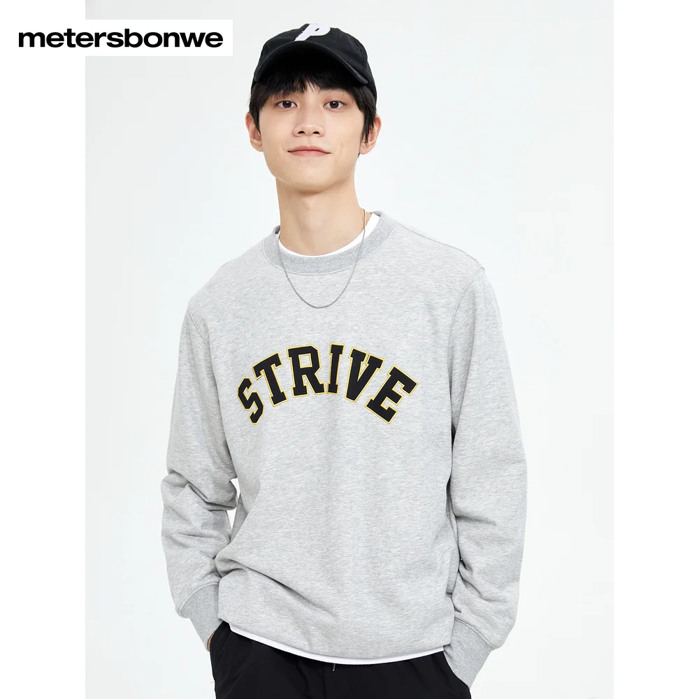 

Metersbonwe-Men's Monogrammed Commuter Hoodie Basic Round Neck Fit Version Pullover Retro Campus Preppy Style Spring Autumn