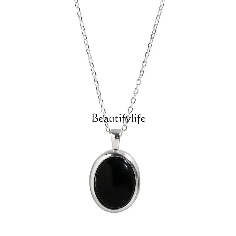 

Electroplated S925 sterling silver black agate light luxury niche collarbone necklace