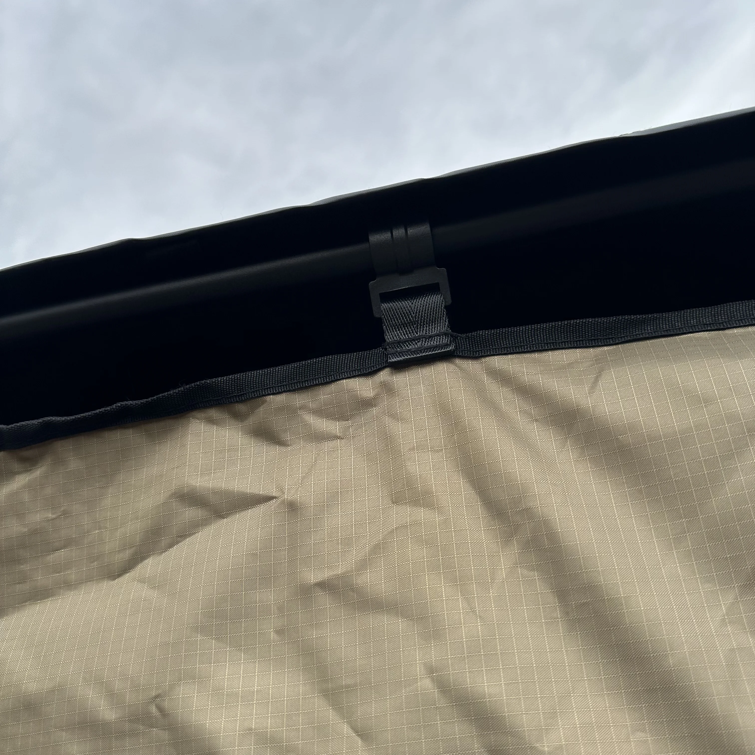 Dream Car SUV Truck 4X4 Aluminum Frame Polyester Fabric Four-Season Waterproof 3-4 Person Car Side Awning Mesh Room 4 Walls Clot