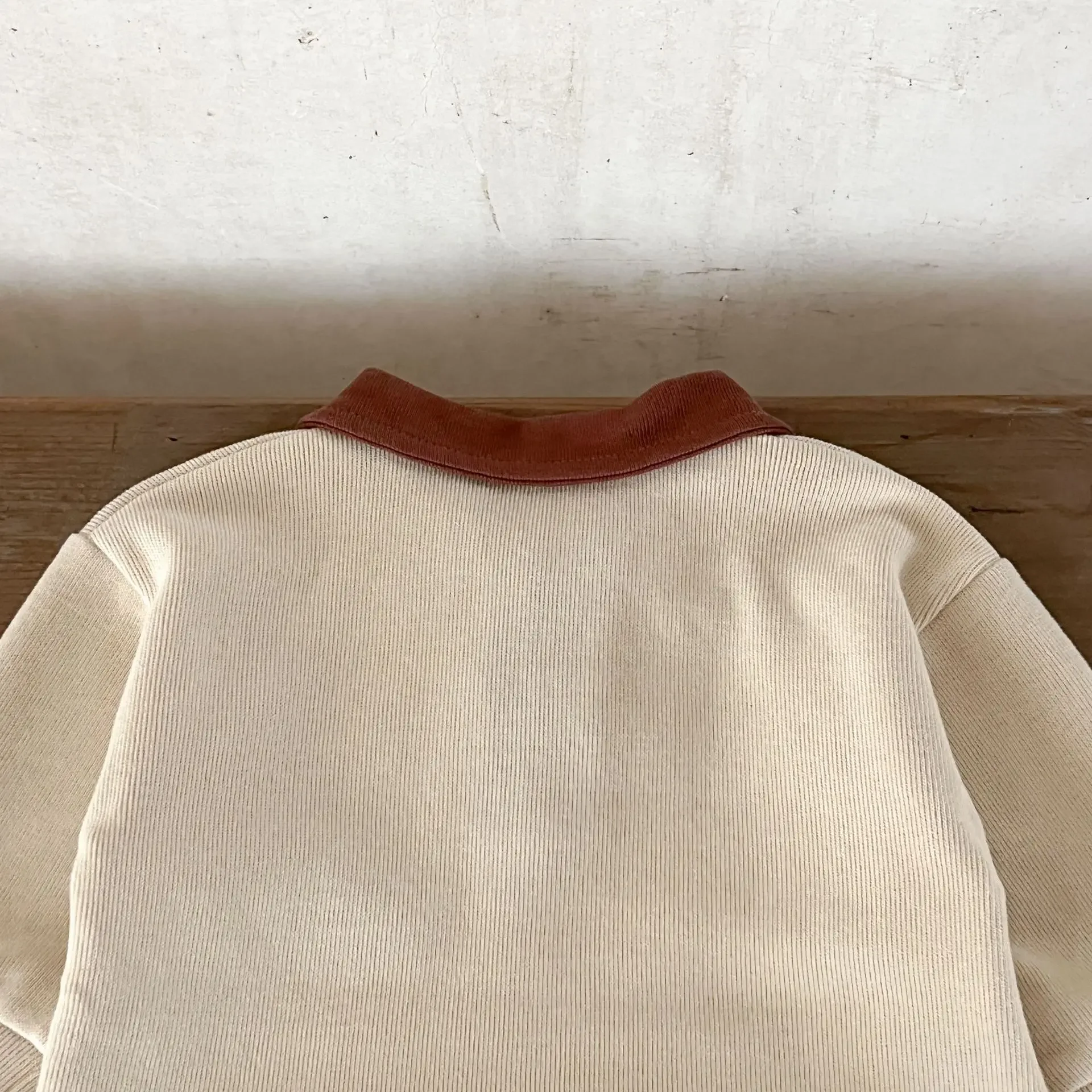 Pagliaccetto da neonato in stile coreano: body con bretelle a triangolo ricamato per bambine, perfetto per avventure all'aria aperta