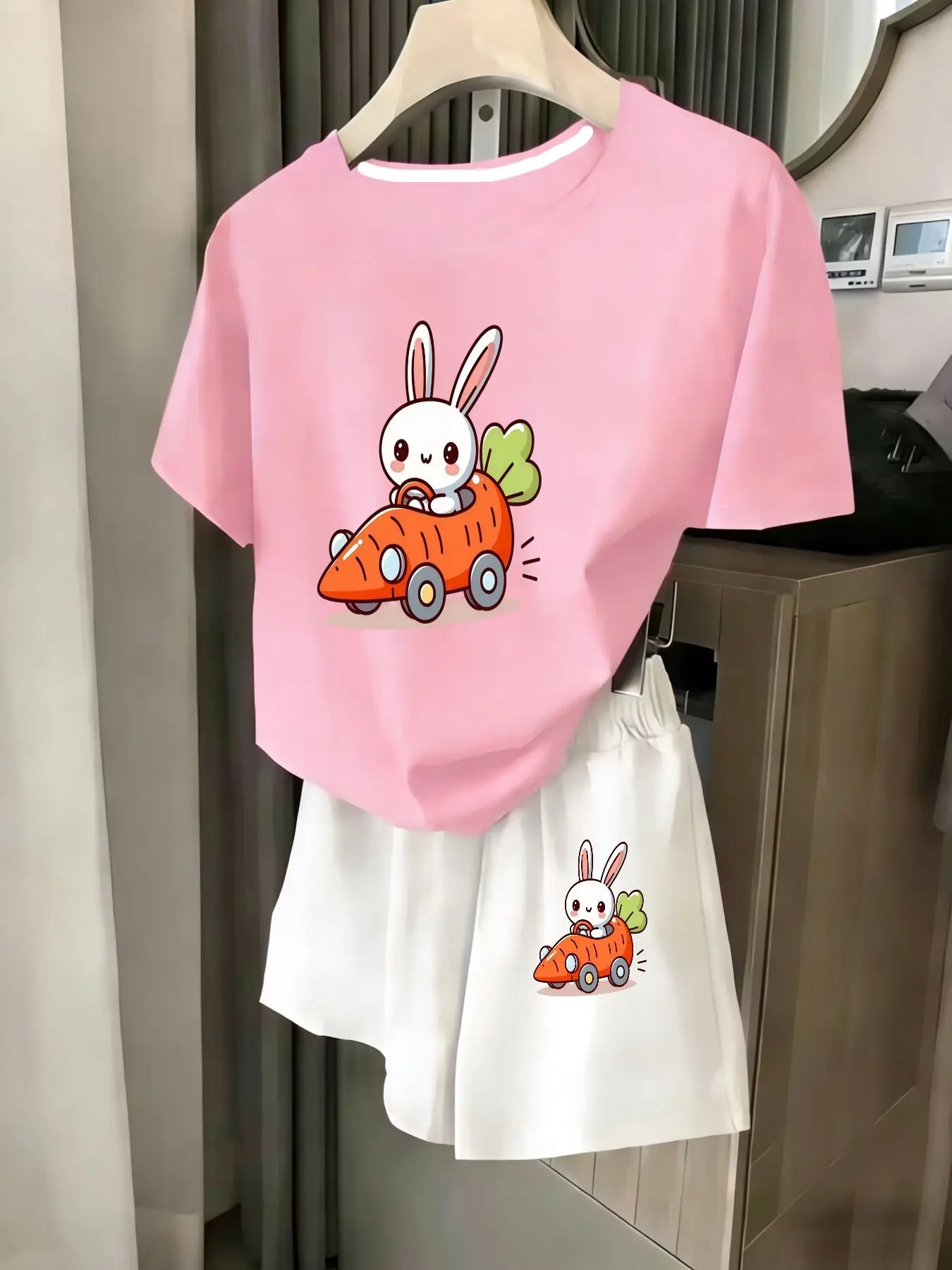 

Женский комплект из 2 предметов, летний комплект для пляжного отдыха, повседневная футболка с круглым вырезом и короткими рукавами, шорты с эластичной резинкой на талии, удобный костюм