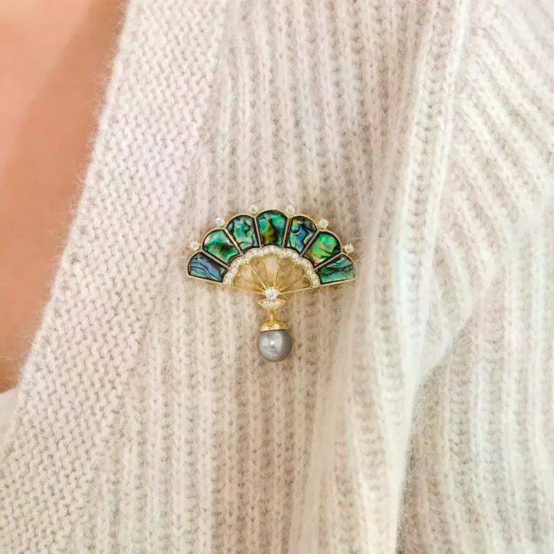 Chinese Fashion Abalone Shell Fan Shaped Imitation Pearl Brooches For Unisex Popular Pins Jewelry Decoration Suit Party Gift