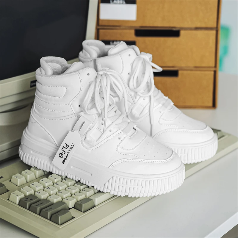 

New Fashion Casual Sneakers High Top Skateboard Shoes Student Boots Men and Women Trend Wear Resistant Two-color Couples