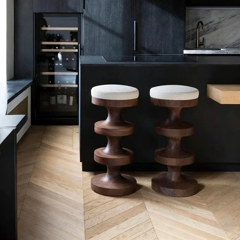 Medieval Retro Solid Wood Stools Creative Island Bar Stools Luxury Simple Round Stool Indoor Kitchen Bar Decorative Ottomans