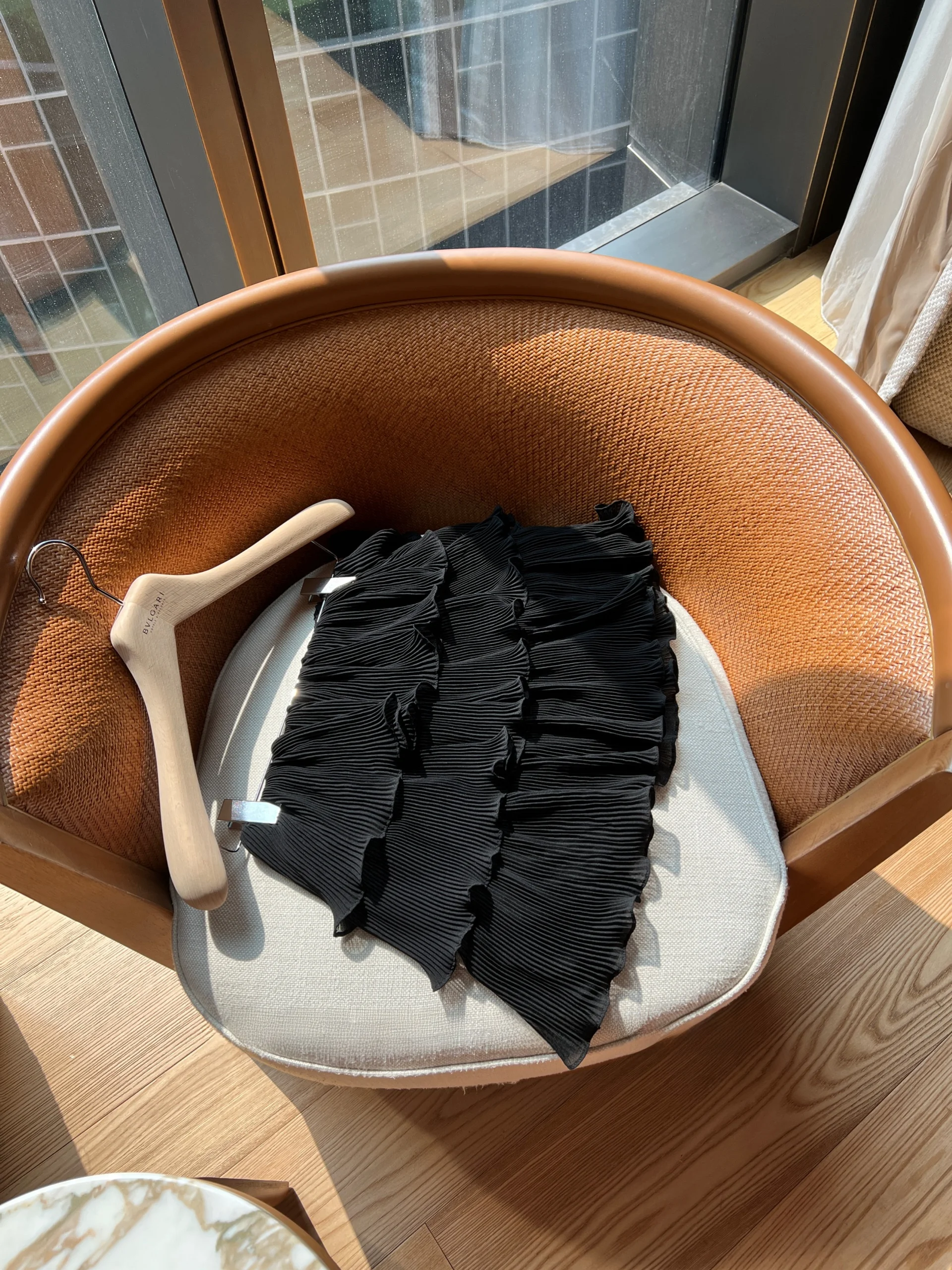 

Классическая черная многоярусная юбка-полусолнце с высокой талией из полиэстера для девочек, для свиданий и особых случаев, специальная летняя коллекция