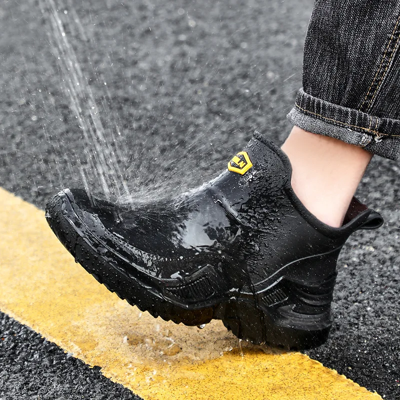 Men Rain Boots Thickened Waterproof Ankle Boots Unisex Slip-On Rubber Boots Fashion Men Shoes Non-slip PVC Material Water Shoes view 4