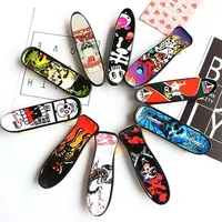 12-piece mini skateboard toy plastic creative fingertip skateboard children's birthday party gift desktop game toy gift filler