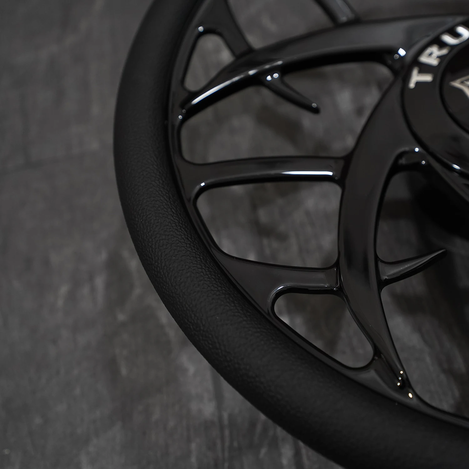 Custom 15 Inch Forged Steering Wheel for Classic Cars