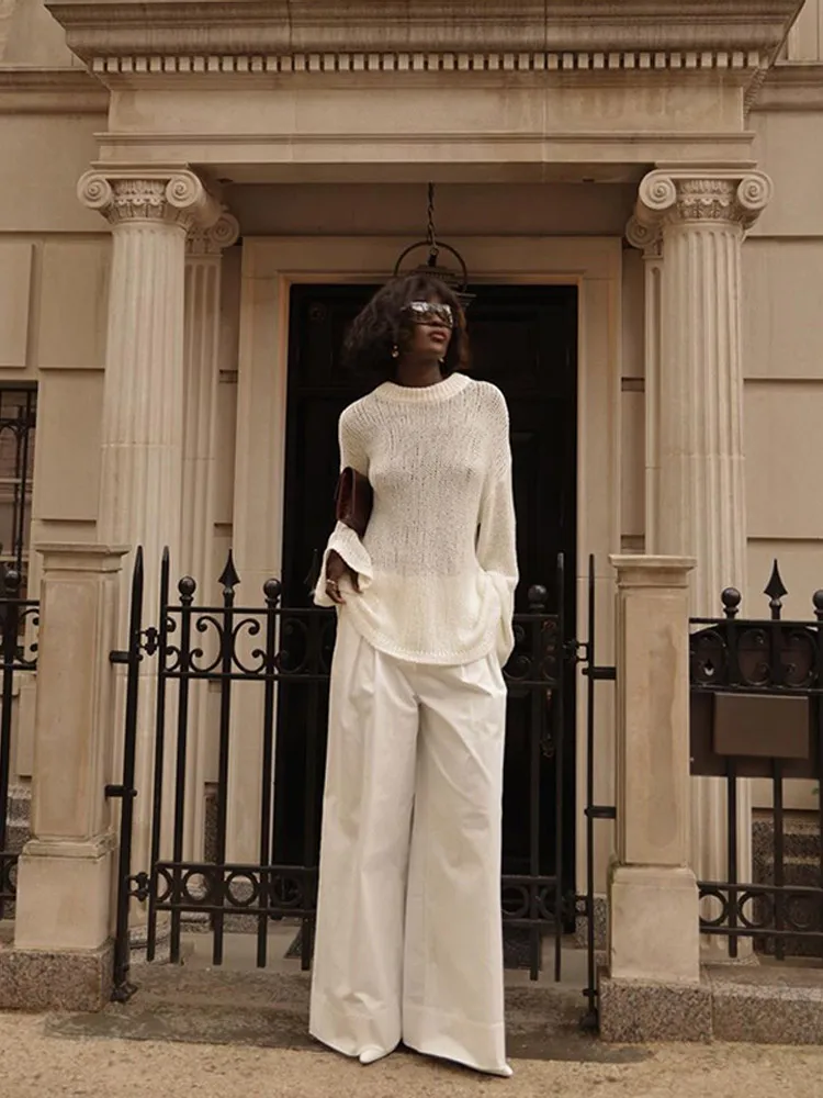 ホワイト透かし編みニットラウンドネックセーター女性のエレガントな長袖ルーズセーター 2025 新しいシックなストリート秋レトロアウター