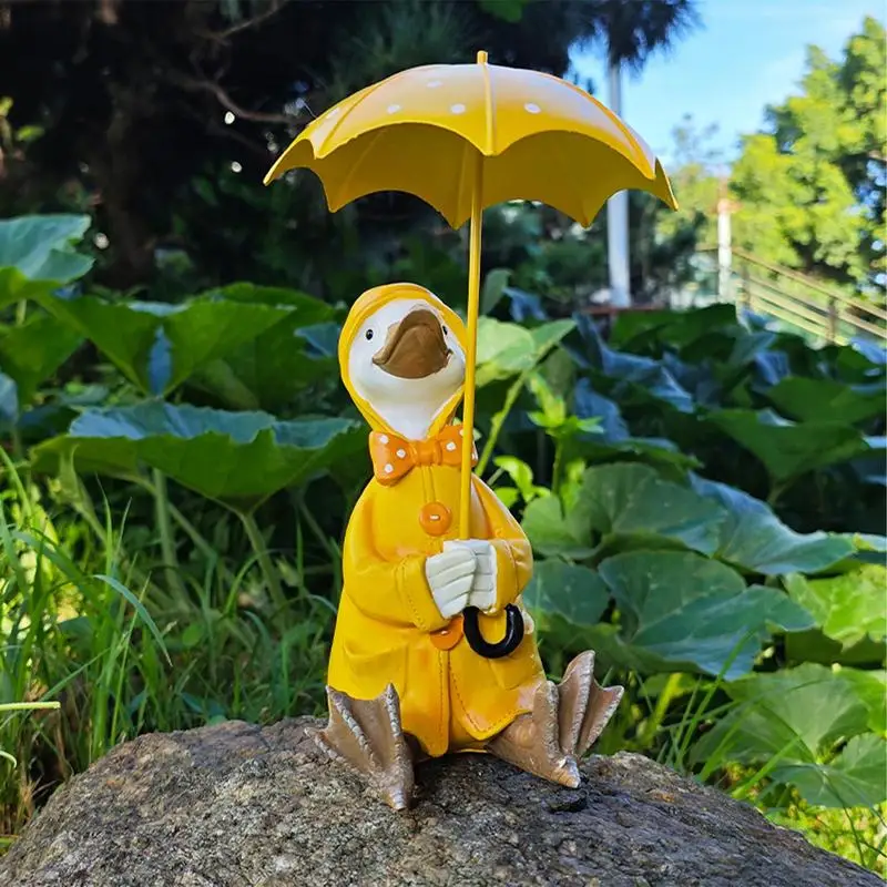 Duck Statue Outdoor Animal Sculpture Figurine Outside Garden Resin Animal Duck Holding Umbrella for Yard Home Patio Lawn Porch