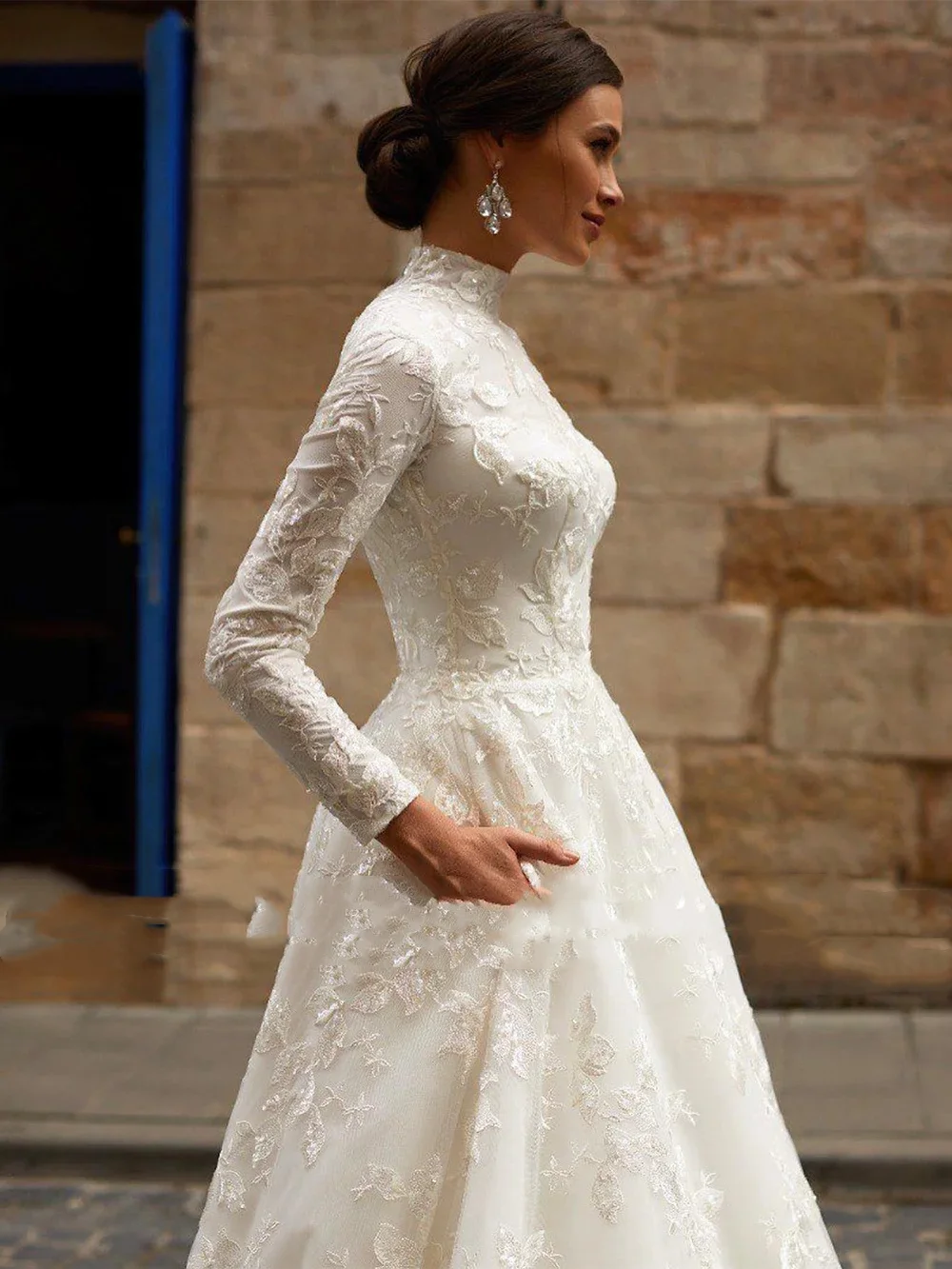 Customized High Neck Muslim Wedding Dresses Full Sleeves Sequined Lace A Line Sweep Train Islamic Bridal Gown Vestido De Noiva