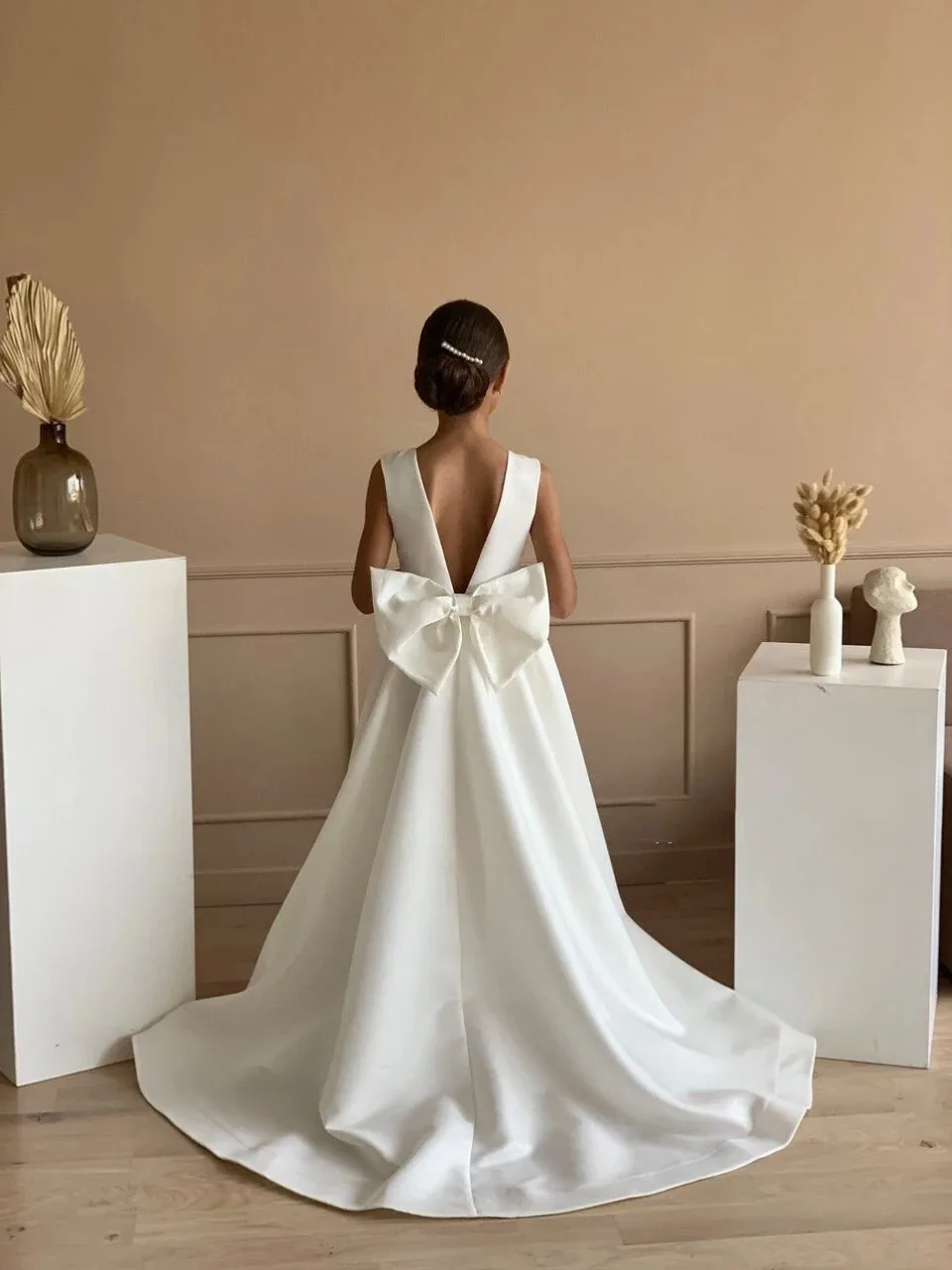 MODX Customized Flower Girl Dress For Wedding White Backless Floor Length Sleeveless With Bow Princess Birthday Party