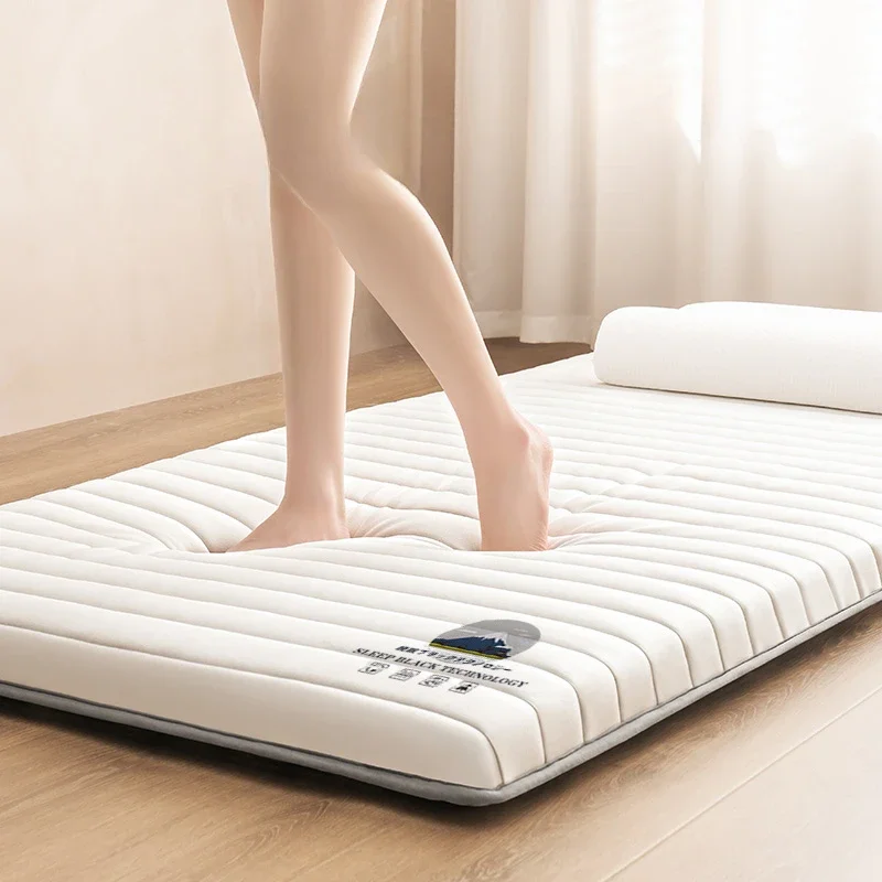 Natural Latex Tatami Mat for Dormitory, Skin-friendly, Breathable Design, Foldable Floor Mattress