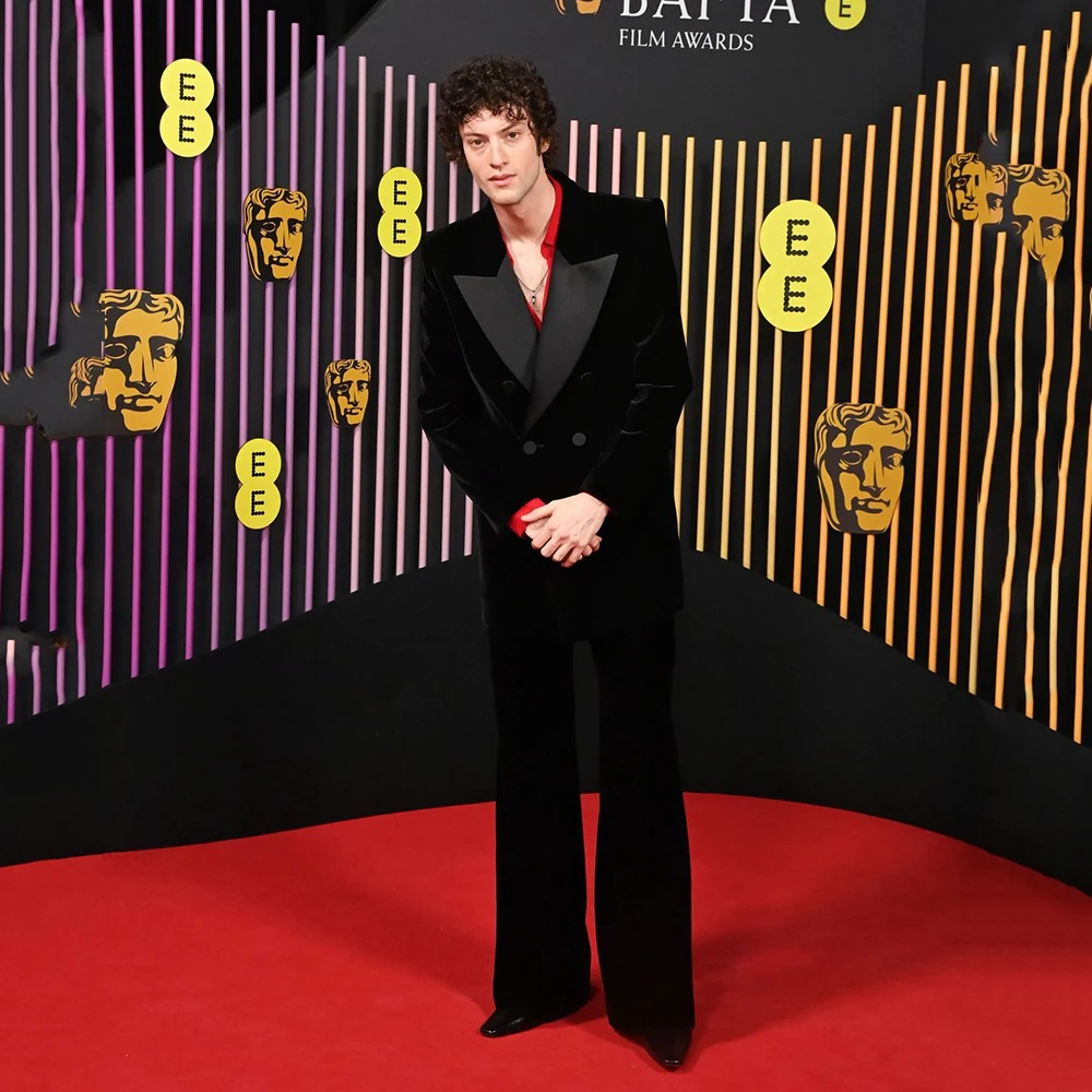 

Black Suede Men Suits Double Breasted Peak Lapel Stylish Banquet Celebrity 2 Pieces Jacket Pants Classic Male Clothing Fashion