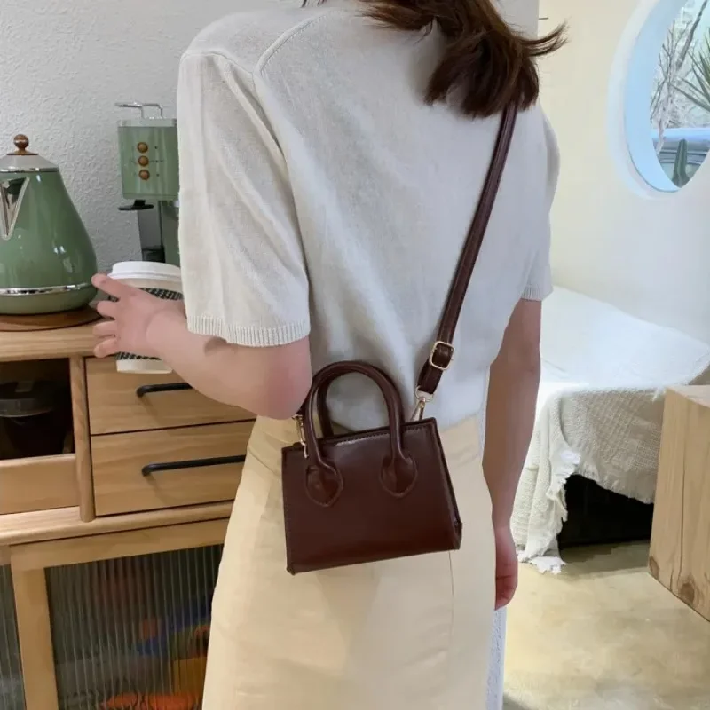 Woman Small Square Bag New Popular Retro Mini Handbags Literary Crowds Shoulder Messenger Female Bag Bags for Women Purse