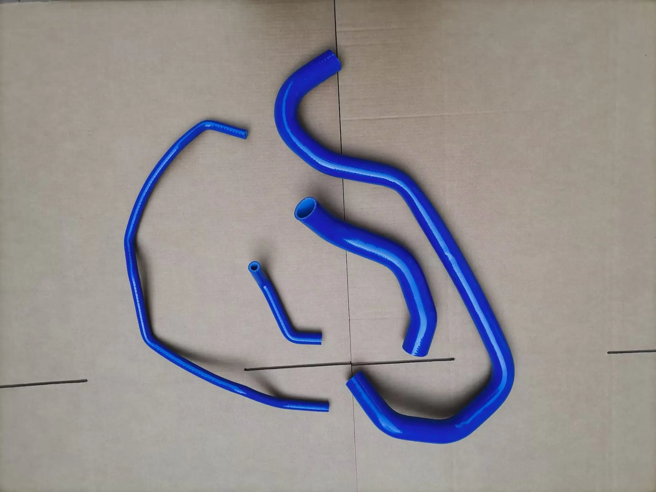 15057981-15057982-15058001-for-hummer-h2-v8-60l-2003-2006-silicone-coolant-radaitor-hose