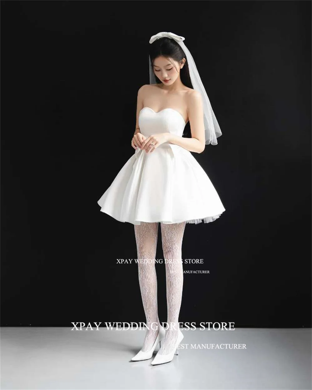 Xpay querida curto mini coreia vestido de casamento sem mangas cetim sem costas plissados tamanho personalizado acima do joelho vestido de noiva sessão de fotos