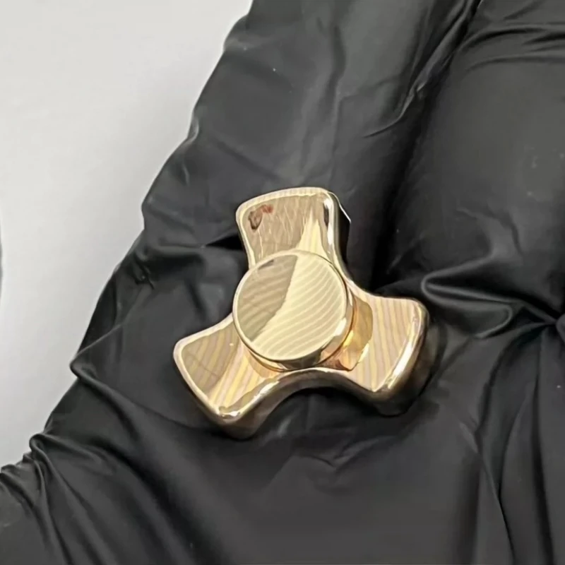 

Kas Classmate, Copper Horse Cub, Three Leaf Fingertip Gyroscope