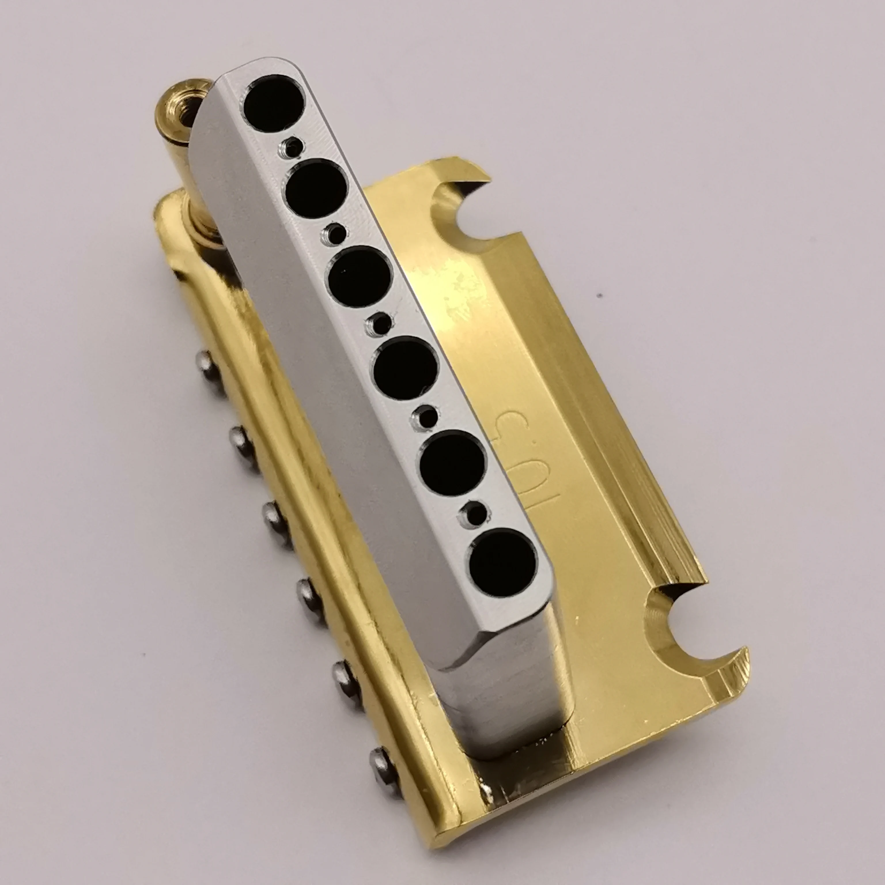 Gold 2 Pivot ST Guitar Tremolo Bridge 52.5mm Stainless Steel Block Stainless Steel Saddles Electric Guitar Parts