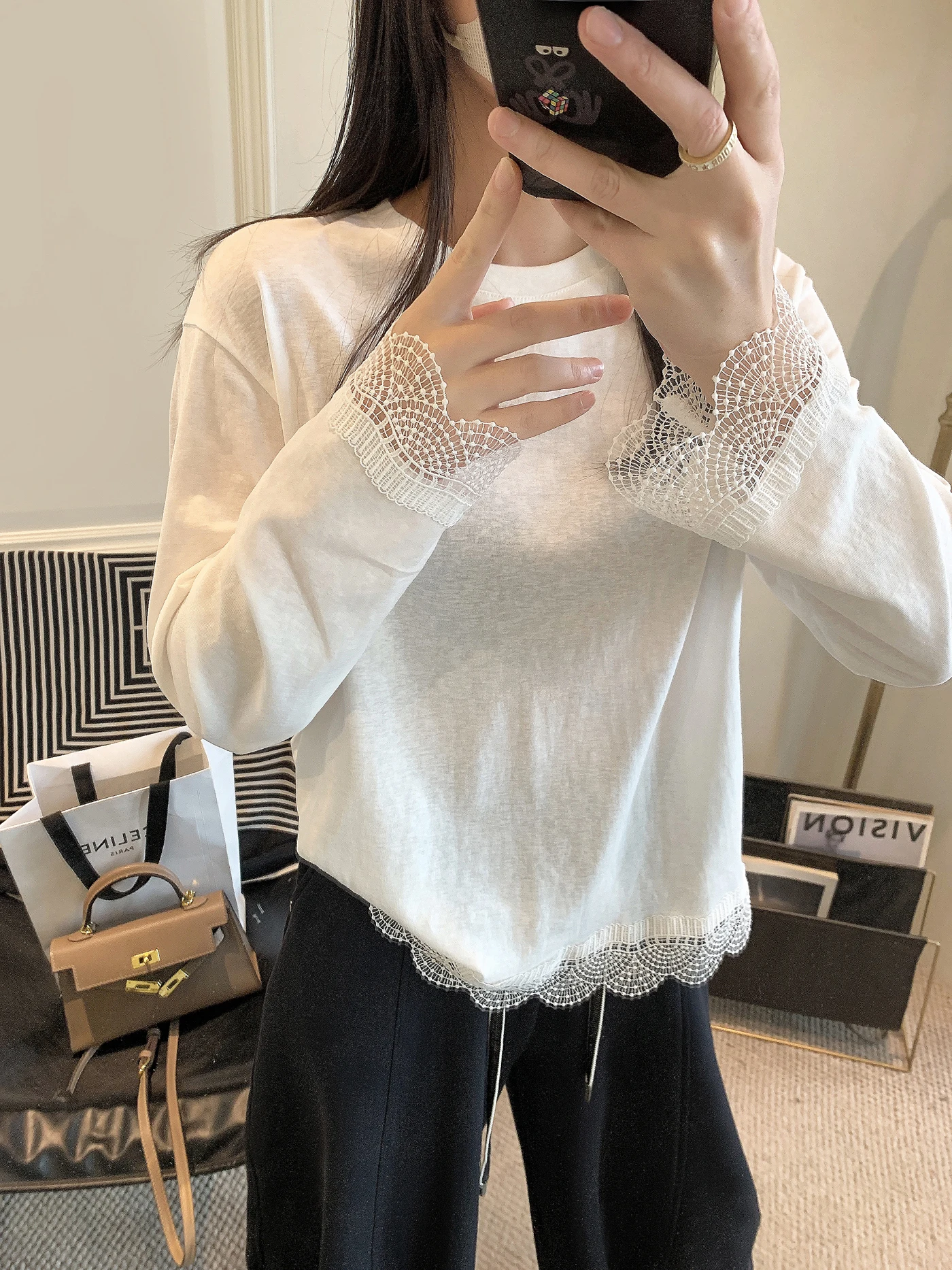 

Женская базовая футболка с длинным рукавом и кружевными вставками, новая весенняя коллекция, корейский дизайн, хлопковая, молодежная, модная, для ношения под одеждой