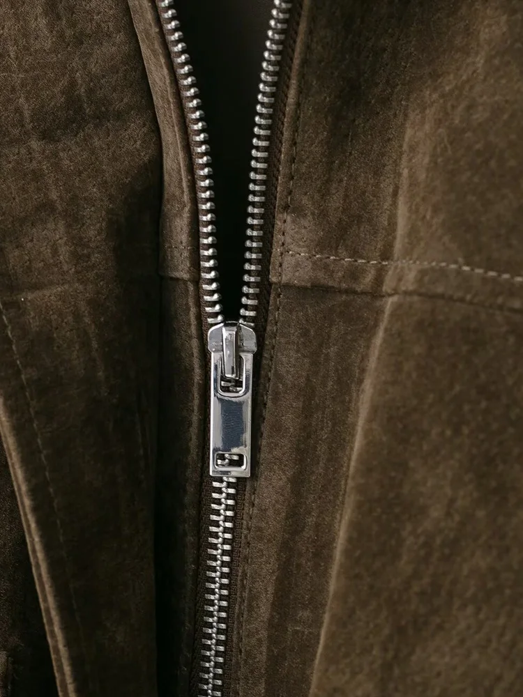 เสื้อแจ็คเก็ตบอมเบอร์หนังเทียมแฟชั่นผู้หญิง แขนยาว มีกระเป๋าปะด้านหน้า เสื้อคลุมผู้หญิง สไตล์เก๋ไก๋