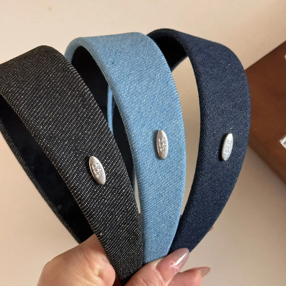 Sweet and Cool Denim Silver Small Round Label Light Blue Thin Headband Women's Daily New Retro Niche Advanced Face Wash Headband