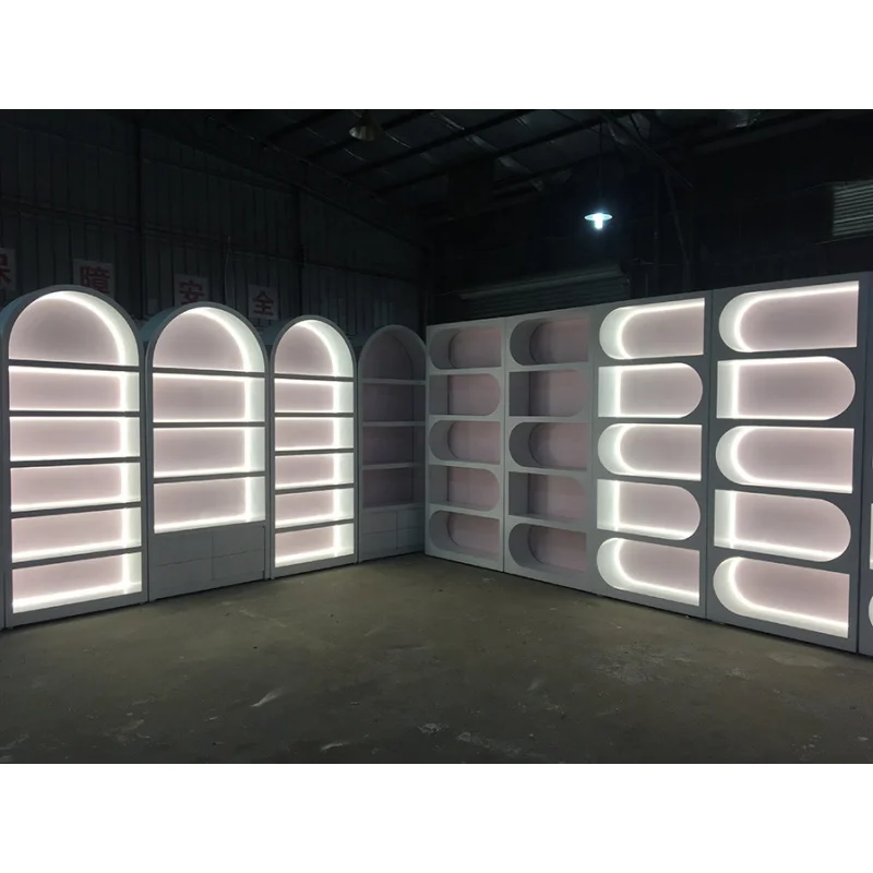 custom.متجر مستحضرات التجميل التصميم الداخلي الأبيض نمط تصميم الخشب رف شاشة العناية بالبشرة متجر جديد صالونات التجميل ديكور المتجر