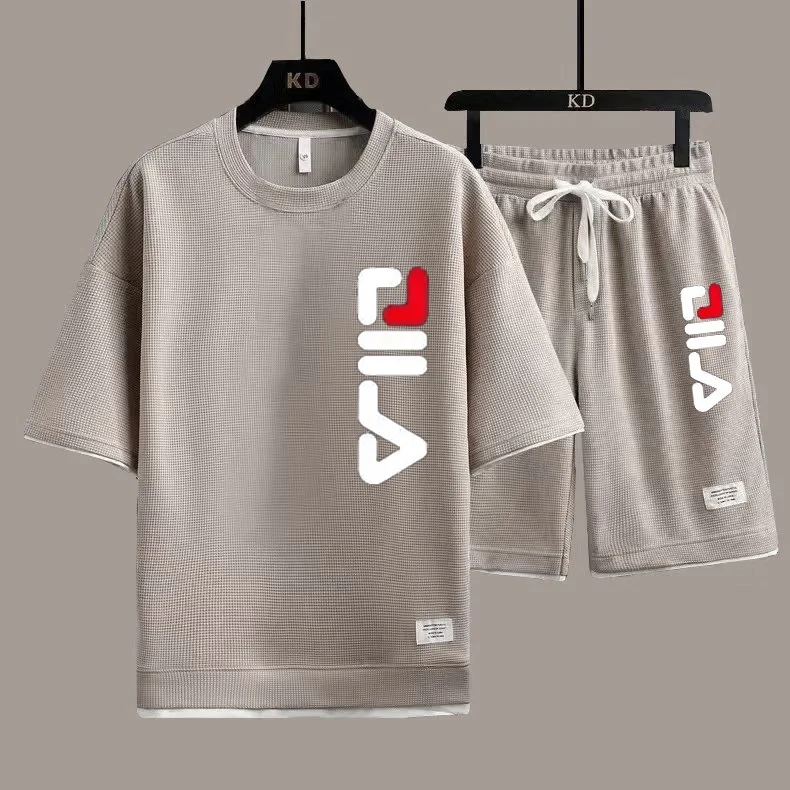 تي شيرت وسروال قصير الأكمام للرجال صيفي جديد يسمح بمرور الهواء لعام 2025 طقم مكون من قطعتين ، بدلة رجالية غير رسمية للشاطئ في الهواء الطلق