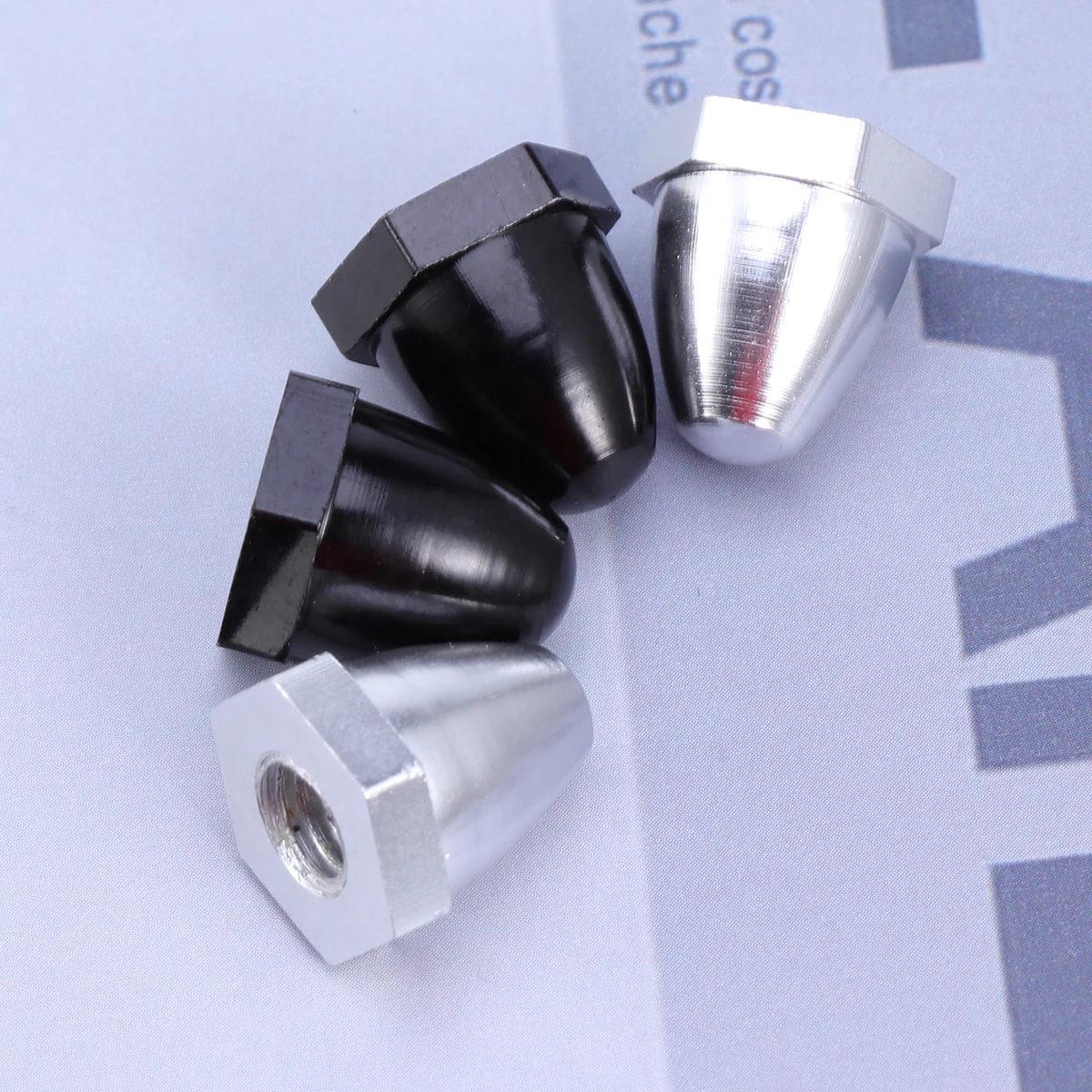 4個入り 合金プロペラナットキャップ 赤黒 ファントム2 ビジョン2212 920KvモーターCWプロペラナットキット RCクアッドコプタードローン用