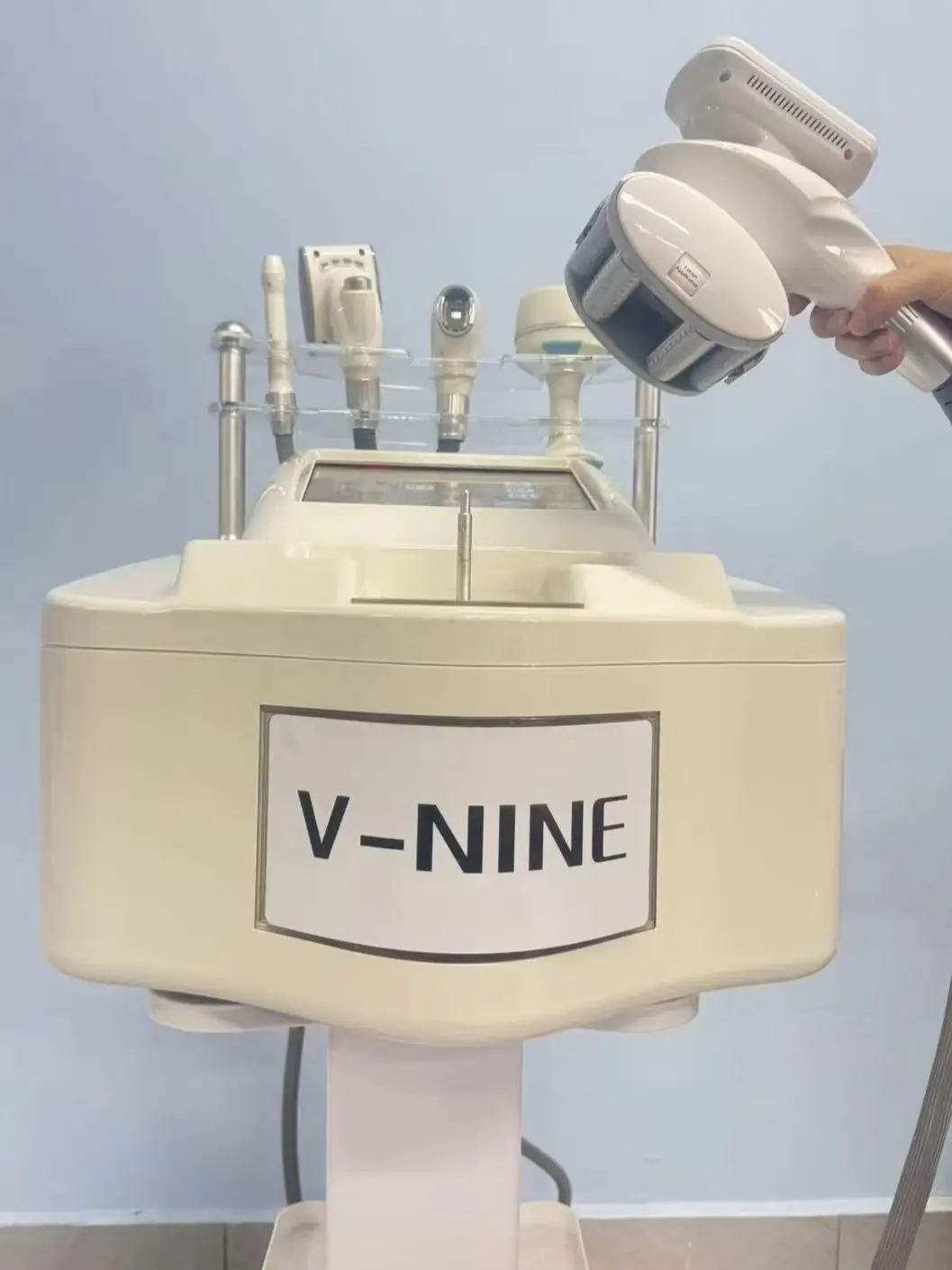 

V9 Roller Slimming Machine 40KHz Cavitation RF Vacuum Roller Body Sculpting Skin Tightening Device Fat Reduction Anti-Aging