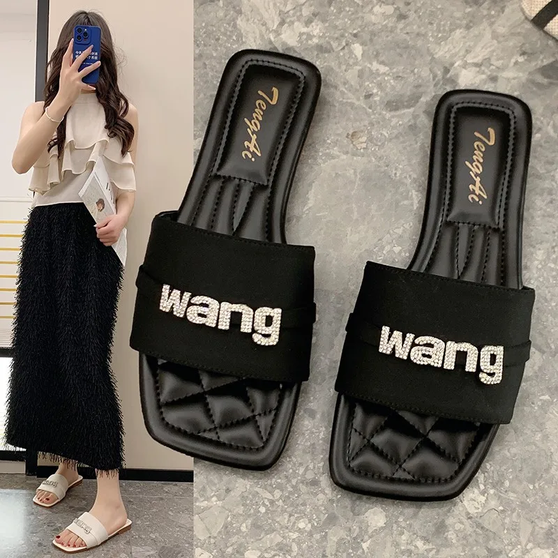 2024 Summer New Flip-flops, Wear Stylish Slippers, Suitable for Home and Out of The Flip-flops, Soft and Comfortable Slippers,