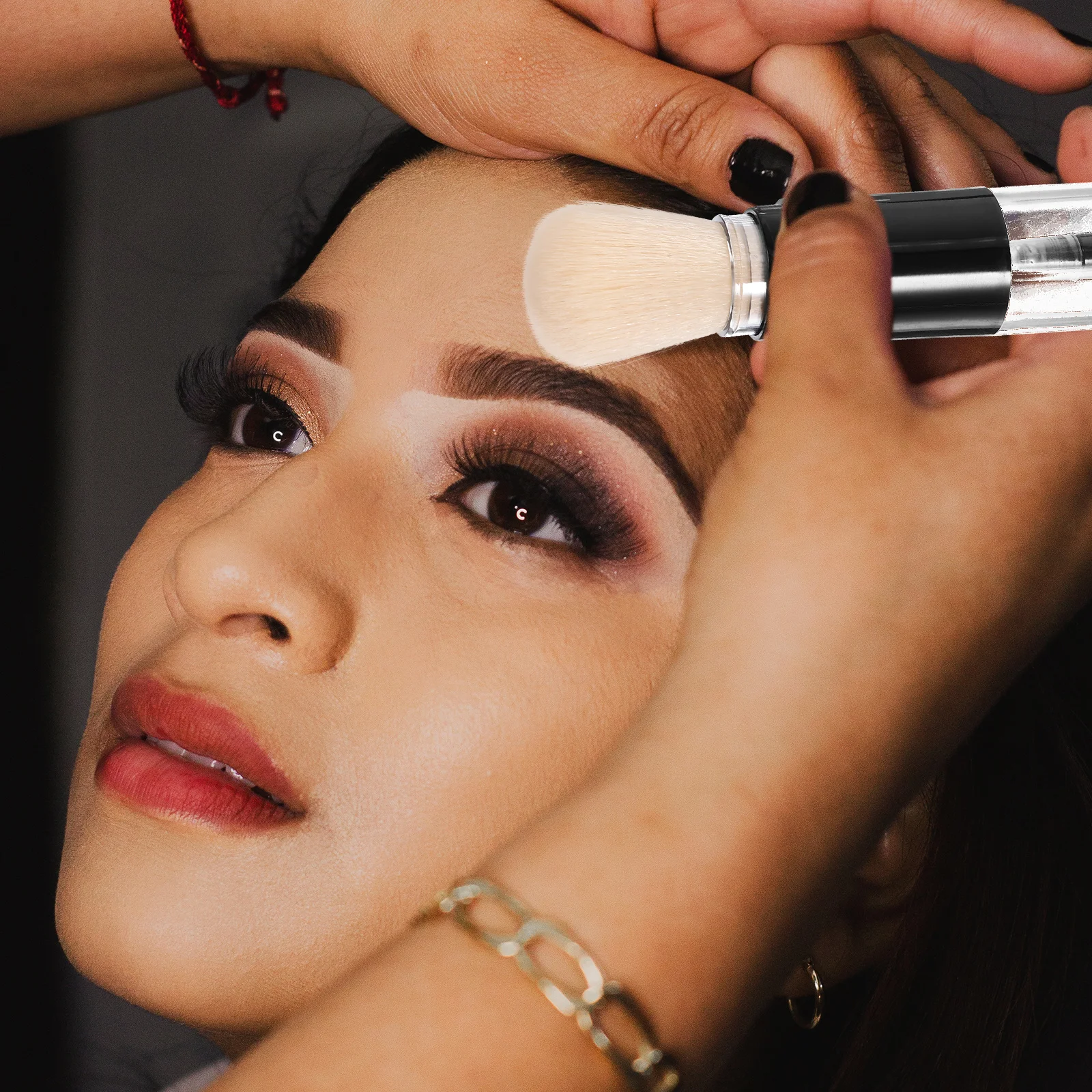 プレスパウダーブラシ小さな化粧ブラシチークハイライタールースパウダーポータブルフェイシャルツール女性メイク