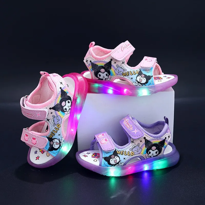 Sanrio Kuromi Sandali luminosi a led per bambini nuovi Sandali sportivi per bambini simpatico cartone animato Sandali da spiaggia per esterni