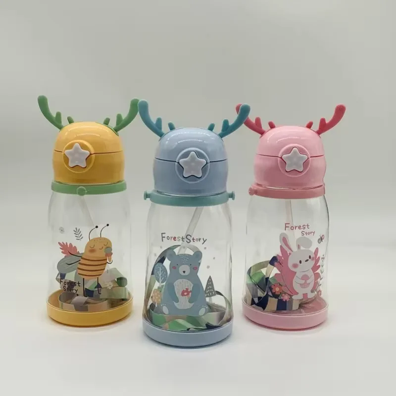 

Бутылка для воды, детская сетчатая красная пластиковая соломенная бутылка для воды с рогами, высокий уровень внешнего вида, большая емкость, бутылка для воды, чайник