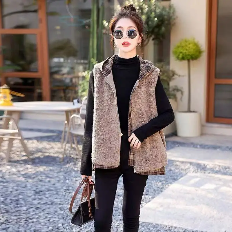 Autunno Inverno Nuova imitazione lana di agnello plaid con cappuccio Splicing Vest Donna Moda Casual senza maniche caldo gilet femminile Top