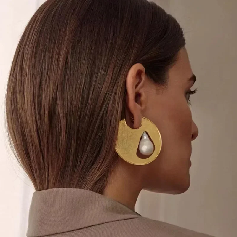

TUES Original Baroque Pearl Big Disc Earrings For Women 2024 Minimalist Geometric Hoop Earrings Vintage Elegant Ladies Jewelry