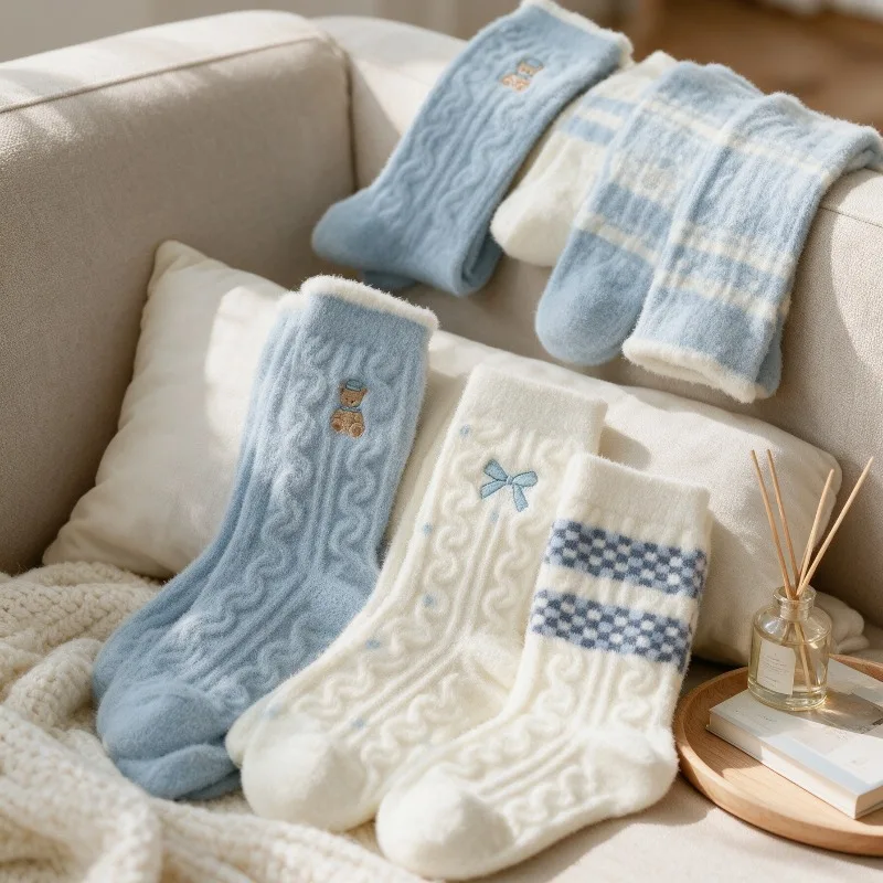 12/6 Pieces of Socks with Random Designs, Blue and White Mink Velvet Embroidered Pattern Mid-Calf Socks, One Size Fits All, Autumn and Winter Thick Warm Plush Socks, Cute Bear Bow Embroidery, Comfortable and Soft Coral Fleece Socks for Girls, Halloween and Christmas Gifts