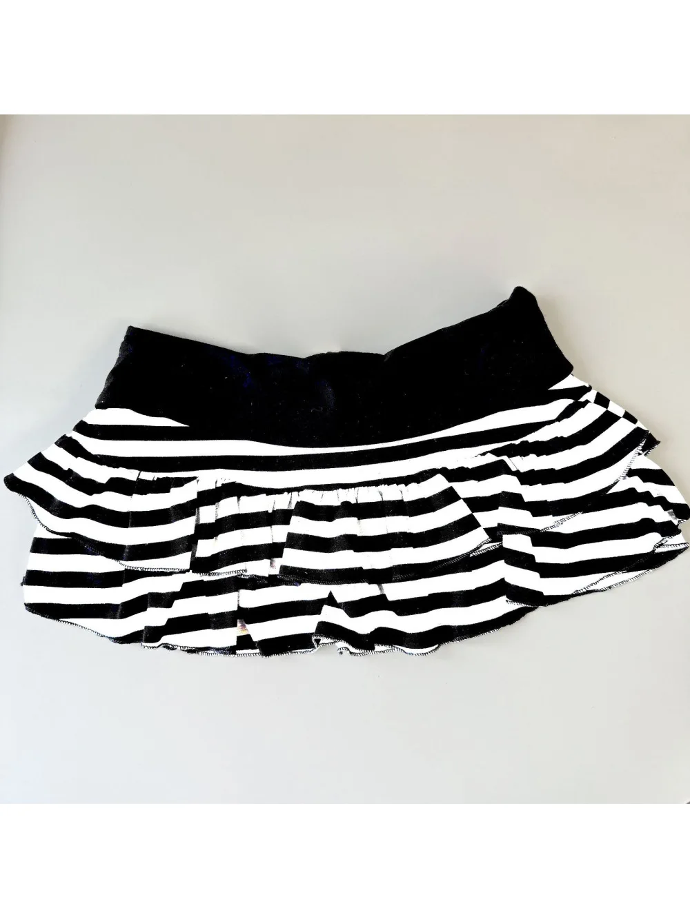 Women Mini Tiered Ruffled Skort Wide Waistband Layered Pleated Short Skirt for Daily Casual Beach Vacation Dating Streetwear