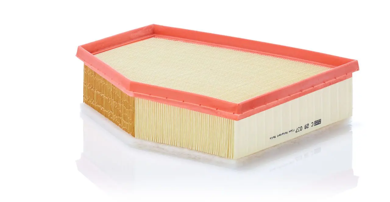

C28037 Air Filter For BMW Series 5(G30 G31) 6GT 7(G11 G12) 8 X5(G05 F95) X6(G06 F96) X7(G07) MANN FILTER 13718577170 13718691835
