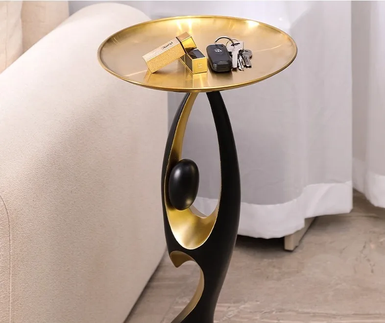Resin Black And Gold Table Abstract Sculpture Figure Shape Side Table Modern Home Decoration
