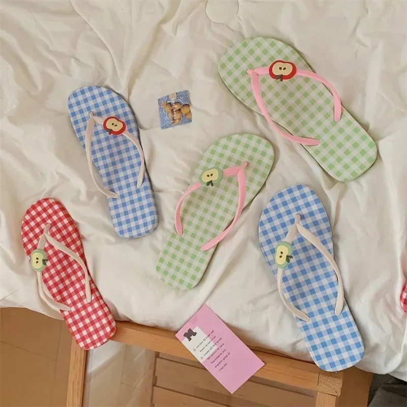 

Summer Cartoon Checkered Women's Flip Flops Are Comfortable, Cute, Apple Fashion Slippers, Non Slip, Beach Vacation Beach Slippe