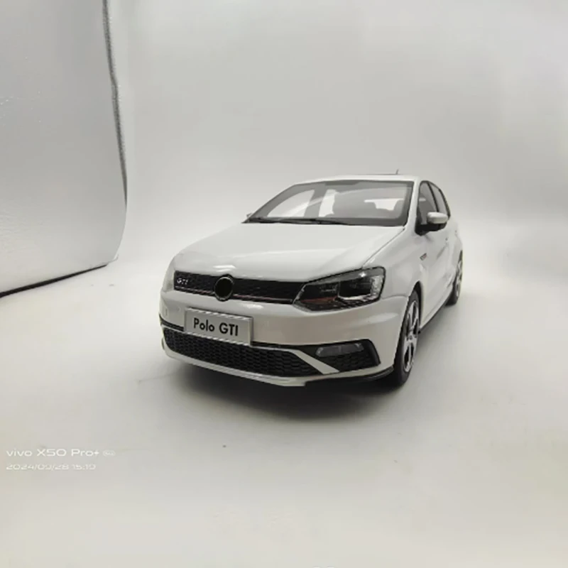 Original Diecast Alloy 1:18 Scale POLO GTI 2013 Car Model White For Adult Classic Collection Gift Display Souvenir Ornament