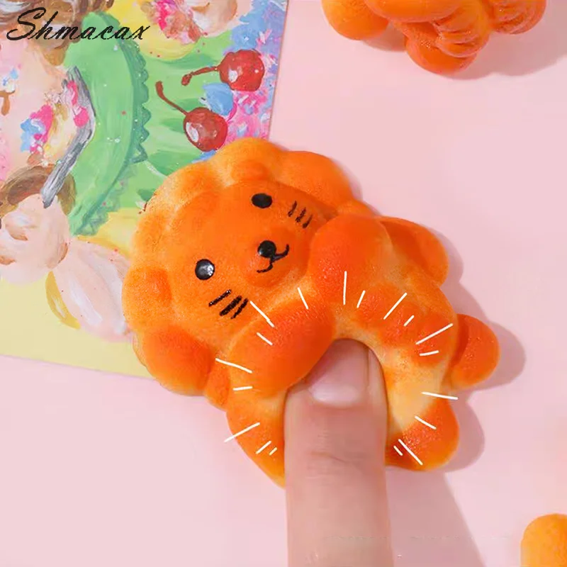 Abdominal Muscles Bear Pinching Keychain Muscle Lion Mochi Squishy Fidget Toy Slow Rebound Decompression Toy Stress Release Toy