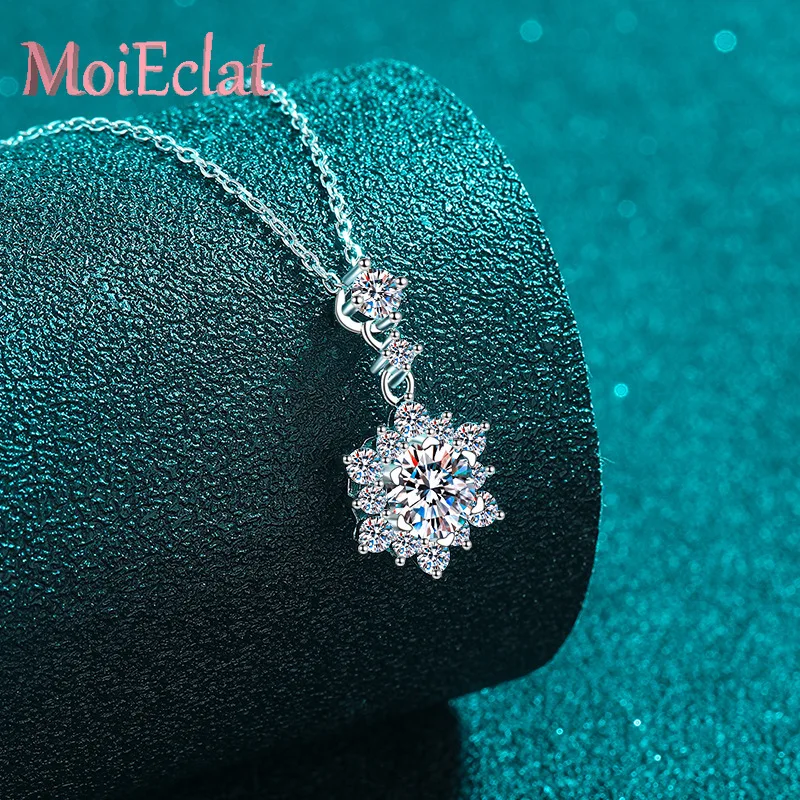 

For Women Luxury Platinum PT950 Necklace Sunflower Charm Pendant 1ct Moissanite Clavicle Chain Antique Finish Jewelry Girl Gifts