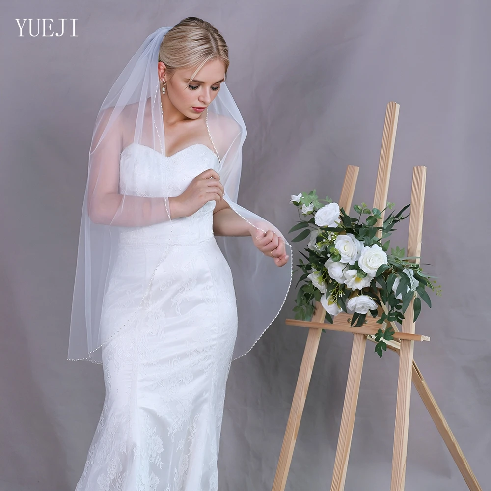 

YUEJI Simple Hand-Beaded Edge Bridal Wedding Veil With Hair Comb Medium Length Crystal Edge Veil V189