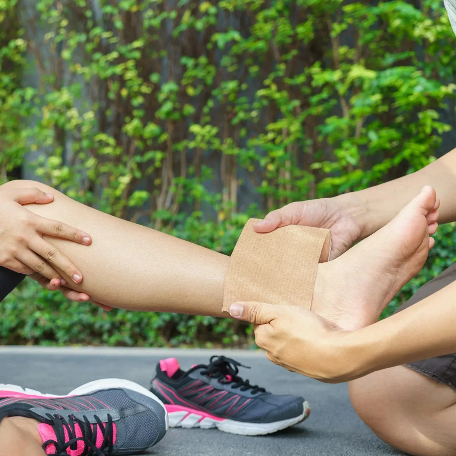 1roll 2.5/5/7.5/10cm*4.8m Non Woven Elastic Self Adhesive Bandage Cohesive Bandage for Sports Fixing Finger Wrist Leg first aid image 6