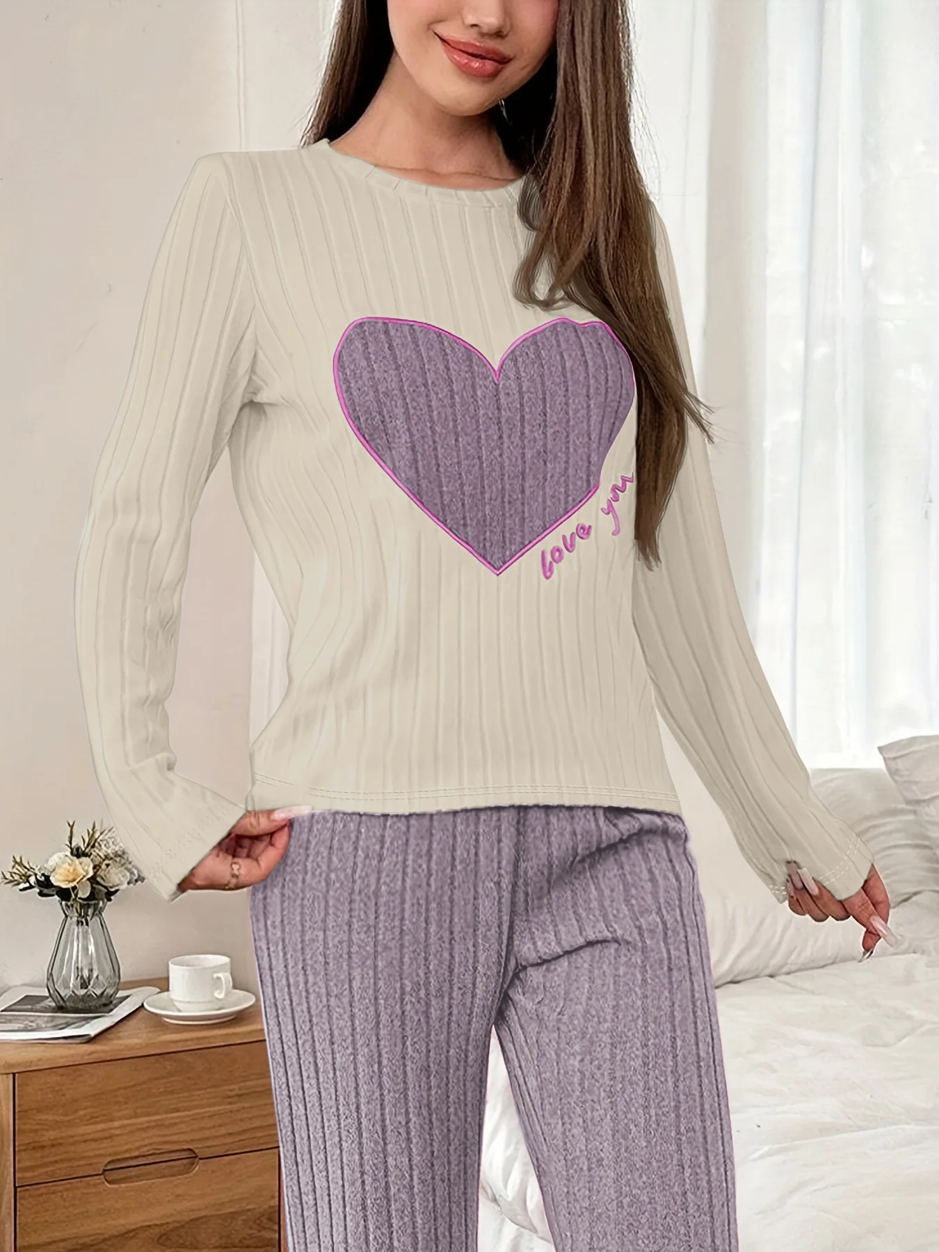 

Women Autumn Winter Sleepwear Pajamas Set Casual Heart Printed Long Sleeve Tops and Trouses Sets Homewear Loungewear