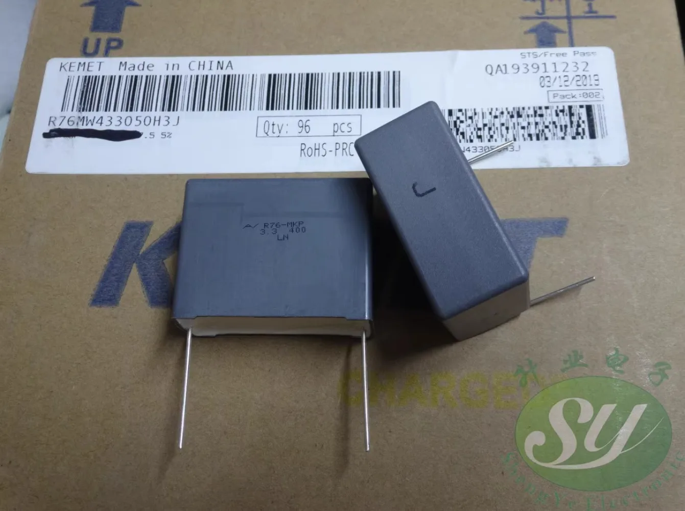 

AV R76 3.3uf/400V 3u3 335 MKP New 37.5MM film capacitor